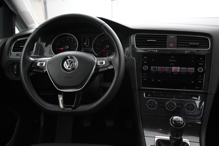 Volkswagen Golf 1.0 TSI Business | Navigatie | Climate Control | Bluetooth | Cruise control | Lichtmetalen velgen