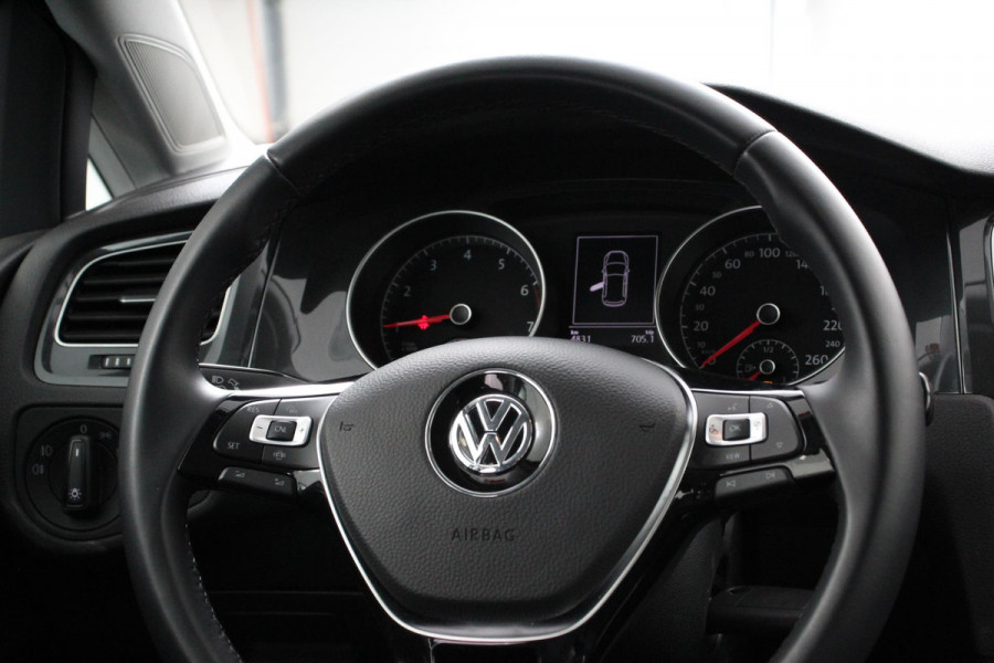 Volkswagen Golf 1.0 TSI Business | Navigatie | Climate Control | Bluetooth | Cruise control | Lichtmetalen velgen