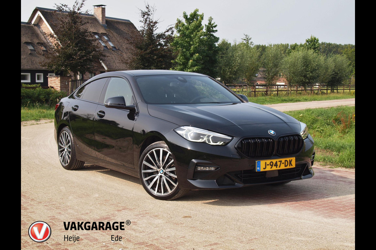 BMW 2 Serie Gran Coupé 218i High Executive | M-Stuurwiel | Apple Carplay | Camera | 18 Inch | Led koplampen | NL-Auto |