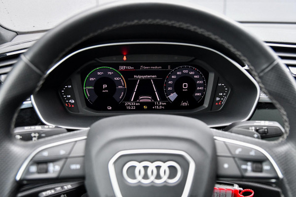 Audi Q3 Sportback 45 TFSI e S-Line. BTW, Pano, Dodeh, Camera, Trekhaak, Matrix, 20'', CarPlay!