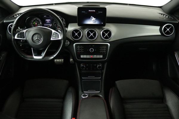 Mercedes-Benz CLA-Klasse 180 Business Solution AMG Upgrade Edition Automaat (NAVIGATIE, CAMERA, STOELV, CRUISE, NL-AUTO)