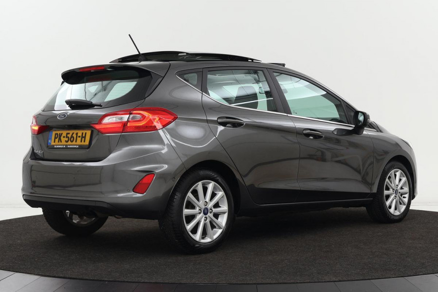 Ford Fiesta 1.0 EcoBoost Titanium | Panoramadak | Adaptive Cruise | Bang & Olufsen | Camera | Navigatie | Camera | DAB+ | PDC