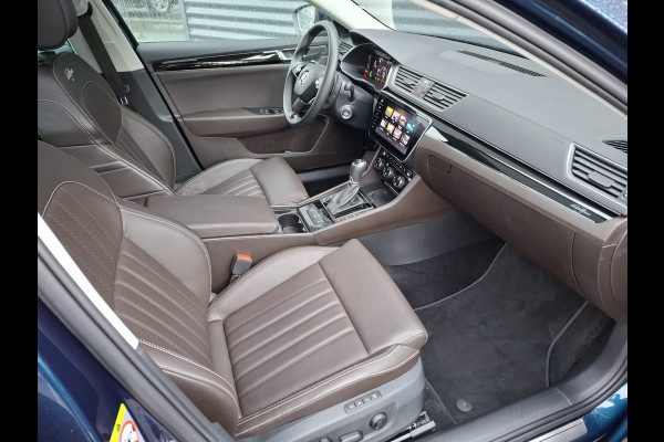 Škoda Superb Combi 1.4 TSI iV Laurin & Klement Plug in Hybrid PHEV | Panodak | Lederen Sportstoelen Memory & Massage | Adaptive Cruise | Crystal LED | Canton Audio | Stoelverwarming & Ventilatie | Apple Carplay |