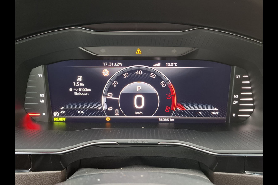 Škoda Superb Combi 1.4 TSI iV Laurin & Klement Plug in Hybrid PHEV | Panodak | Lederen Sportstoelen Memory & Massage | Adaptive Cruise | Crystal LED | Canton Audio | Stoelverwarming & Ventilatie | Apple Carplay |