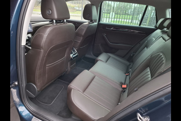 Škoda Superb Combi 1.4 TSI iV Laurin & Klement Plug in Hybrid PHEV | Panodak | Lederen Sportstoelen Memory & Massage | Adaptive Cruise | Crystal LED | Canton Audio | Stoelverwarming & Ventilatie | Apple Carplay |