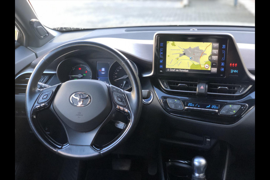 Toyota C-HR 1.8 Hybrid Executive | JBL, Trekhaak, Leer, Dodehoekherkenning, Navigatie, 18inch, Stoel + Stuurverwarming, Parkeersensoren