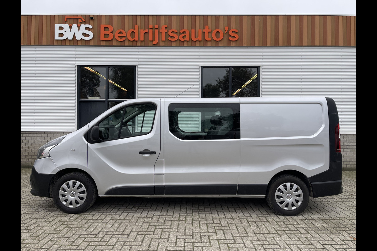 Renault Trafic 1.6 dCi 115pk T29 L2H1 DC 6 persoons Comfort / prijs rijklaar € 13.950 ex btw / lease vanaf € 256 / airco / zilver metallic / achterklep