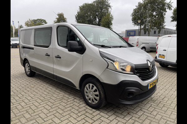 Renault Trafic 1.6 dCi 115pk T29 L2H1 DC 6 persoons Comfort / prijs rijklaar € 13.950 ex btw / lease vanaf € 256 / airco / zilver metallic / achterklep