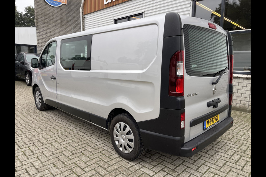 Renault Trafic 1.6 dCi 115pk T29 L2H1 DC 6 persoons Comfort / prijs rijklaar € 13.950 ex btw / lease vanaf € 256 / airco / zilver metallic / achterklep