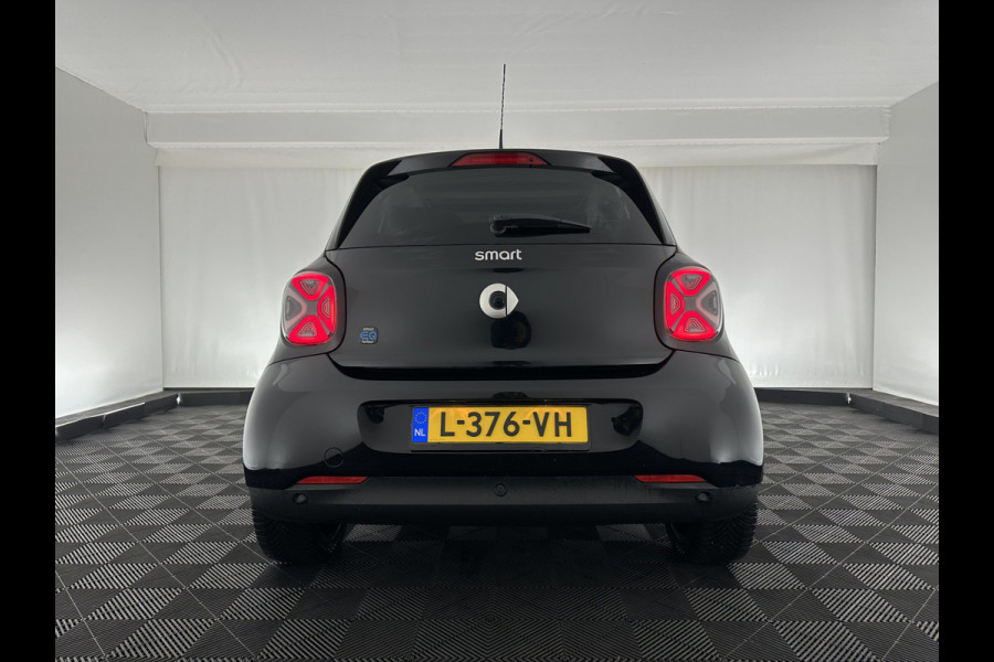 Smart Forfour EQ Prime Comfort-Plus-Pack 18 kWh [ 3-Fase ] (INCL-BTW) Aut. *PANO | VOLLEDER | FULL-LED | NAVI-FULLMAP |  APP.CONNECT | CAMERA | ECC | AMBIENT-LIGHT | CRUISE | PDC | SPORT-SEATS | 16"ALU*