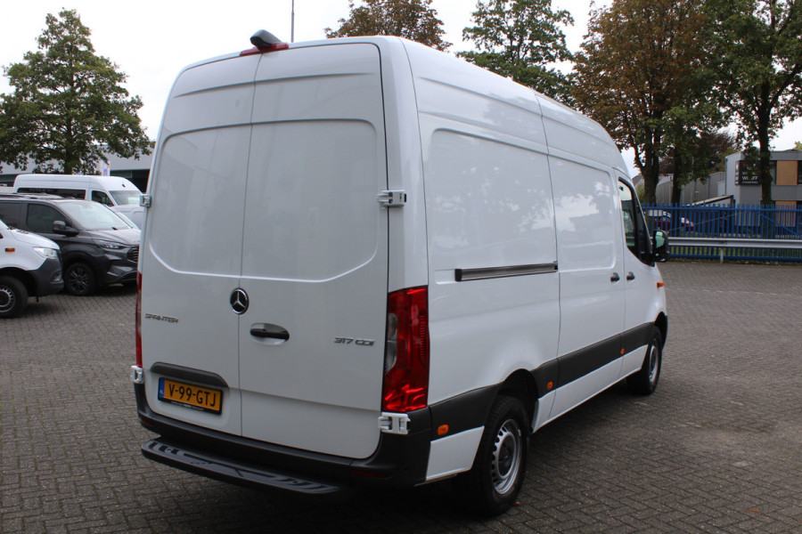 Mercedes-Benz Sprinter 317 CDI L2H2 MBUX met 360 graden camera en navigatie, Geveerde stoel, Etc.