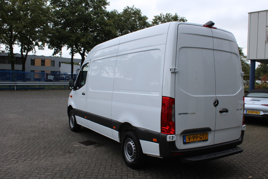 Mercedes-Benz Sprinter 317 CDI L2H2 MBUX met 360 graden camera en navigatie, Geveerde stoel, Etc.