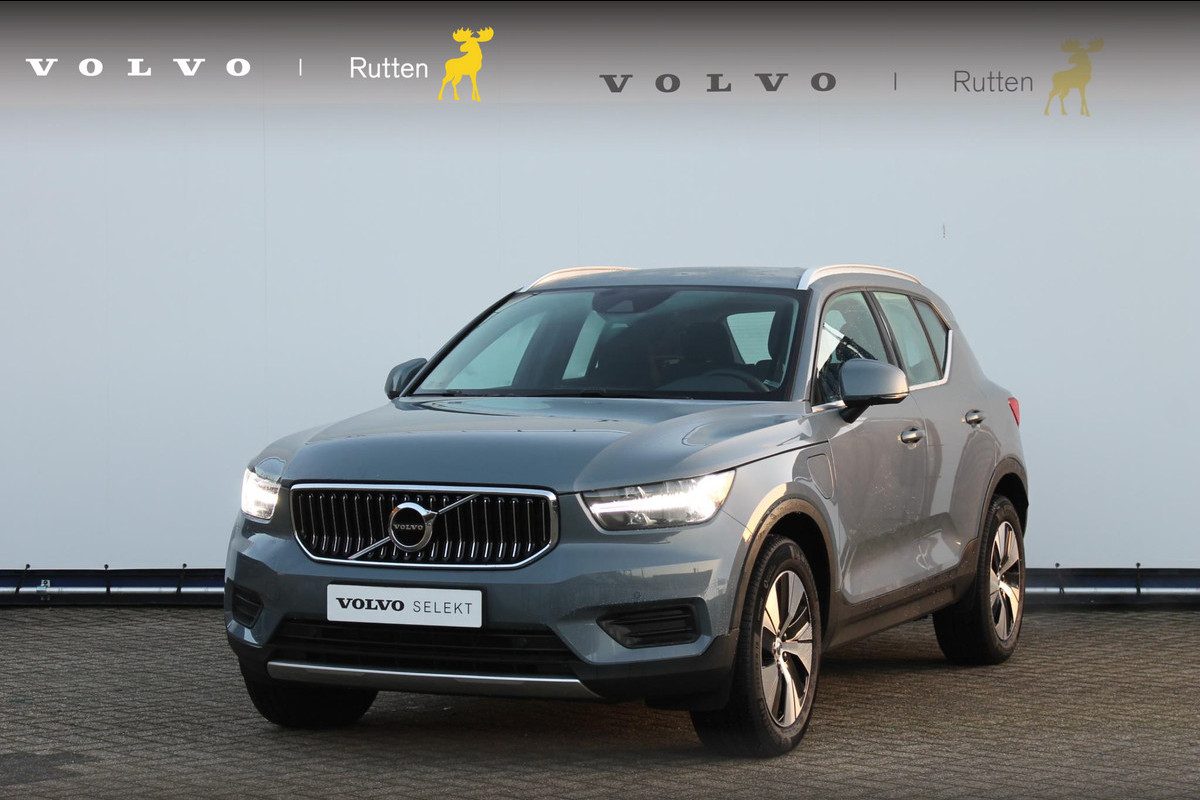 Volvo XC40 T4 211PK Automaat Recharge Inscription Expression Navigatie / Parkeersensoren voor en achter met parkeercamera achter / Keyless Entry / Stuurwielverwarming / Standkachel