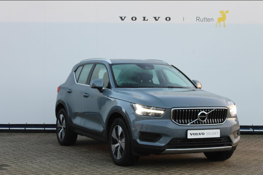 Volvo XC40 T4 211PK Automaat Recharge Inscription Expression Navigatie / Parkeersensoren voor en achter met parkeercamera achter / Keyless Entry / Stuurwielverwarming / Standkachel