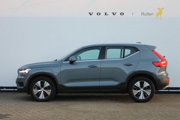 Volvo XC40 T4 211PK Automaat Recharge Inscription Expression Navigatie / Parkeersensoren voor en achter met parkeercamera achter / Keyless Entry / Stuurwielverwarming / Standkachel