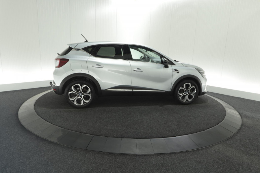 Renault Captur 1.6 E-Tech Plug-in Hybrid 160 Intens | Trekhaak | Navigatie | Parkeersensoren | Climate Control