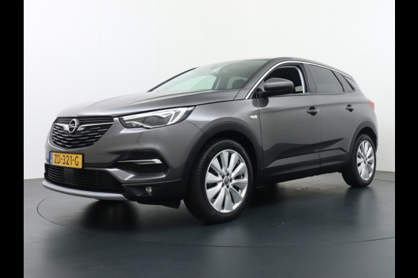 Opel Grandland X T131PK Apple Carplay Android Auto Camera PDC Navi AGR Keyless 19" DAB+ ECC Bluetooth 1/2 Leer Privacy Glas LMVRegen-Licht Sensor Isofix 100% Dealer Onderhouden Business Executive Orig.NLse auto l.beurt bij 110.048km !