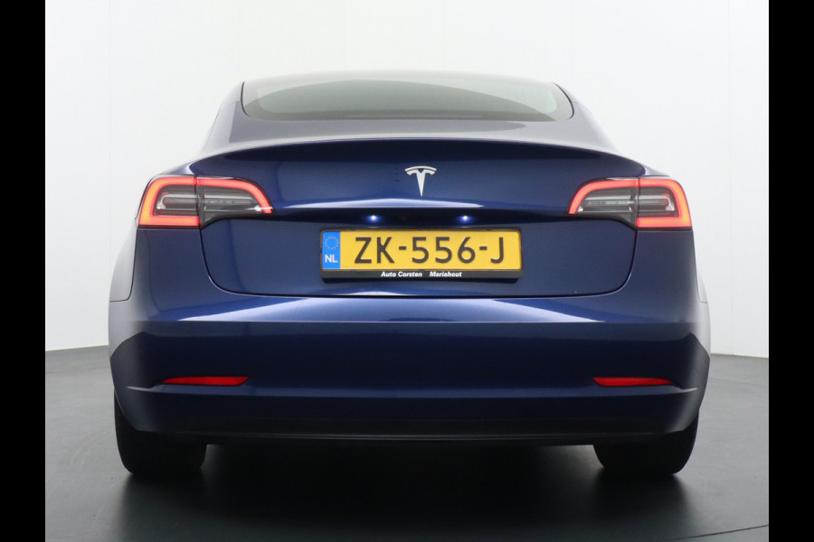 Tesla Model 3 SR+ 325PK AutoPilot Leer PanoDak Adaptive cruise 18" Camera's Elektr.-Stuur+Stoelen+Spiegels+Geheugen+Easy-Entry+Verwarmde stoel Ecc Navigatiesysteem full map LED-a+v Koplampspoeiers Comfortstoel(en) ACC Dual-ECC DAB Voorverwarmen interieur via App Keyless via Telefoonsleutel One-Pedal-Drive Origin. NLse auto ! 1e eigenaar