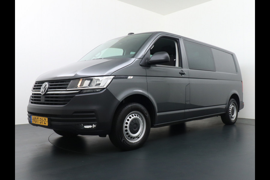 Volkswagen Transporter T6.1 D.C.2.0 TDI L2H1 30 Dubbele Cabine Apple Carplay Android Mirror Link APP-Connect EURO6 Trekhaak Navi Schuifdeur-R A-ruit ve Buitenspiegel elektr+Verwarmd ESP ABS Achterruitenwisser met intervalschakeling Mistlampen Verwarmde Ruit Zijwind assistent Vermoeidheids herkenning 2.200kg trekvermogen!  binnenspiegel automatisch dimmend, dimlichten automatisch, regensensor) Nwe model !