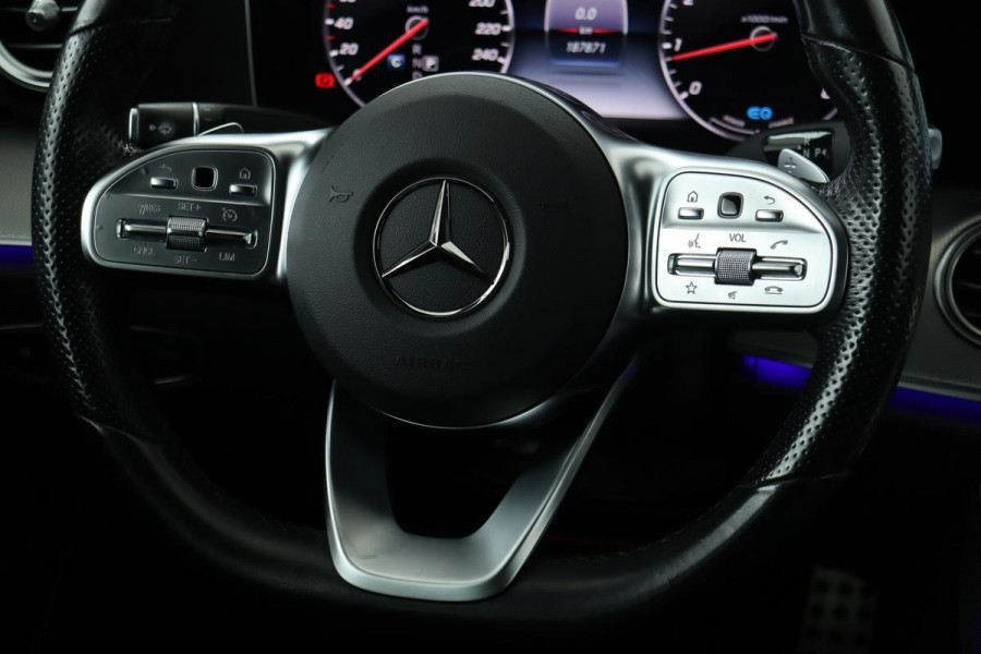 Mercedes-Benz E-Klasse 200 Sport AMG | Carplay | Leder | Camera | Stoelverwarming | Navigatie | Park Assist | Sfeerverlichting | Full LED