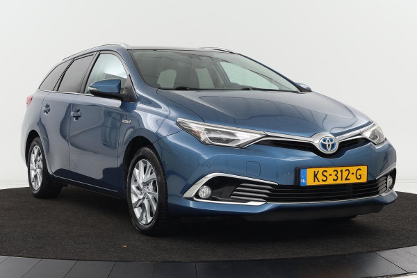 Toyota Auris 1.8 Hybrid Lease Pro | Panoramadak | Camera | Stoelverwarming | Navigatie | Park Assist | Half leder | Full LED | Keyless