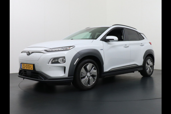 Hyundai Kona EV 64 kWh 204pk Leer Navi Camera Schuifdak Standkachel Elektr.Stoelen+Verwarmd+Ventilatie-koeling ! Adaptive Cruise/Stop&Go Zelf Orig.NLse Auto Heerlijke, sterke FEV , Enorm Efficient en grote accu!  444km wltp range