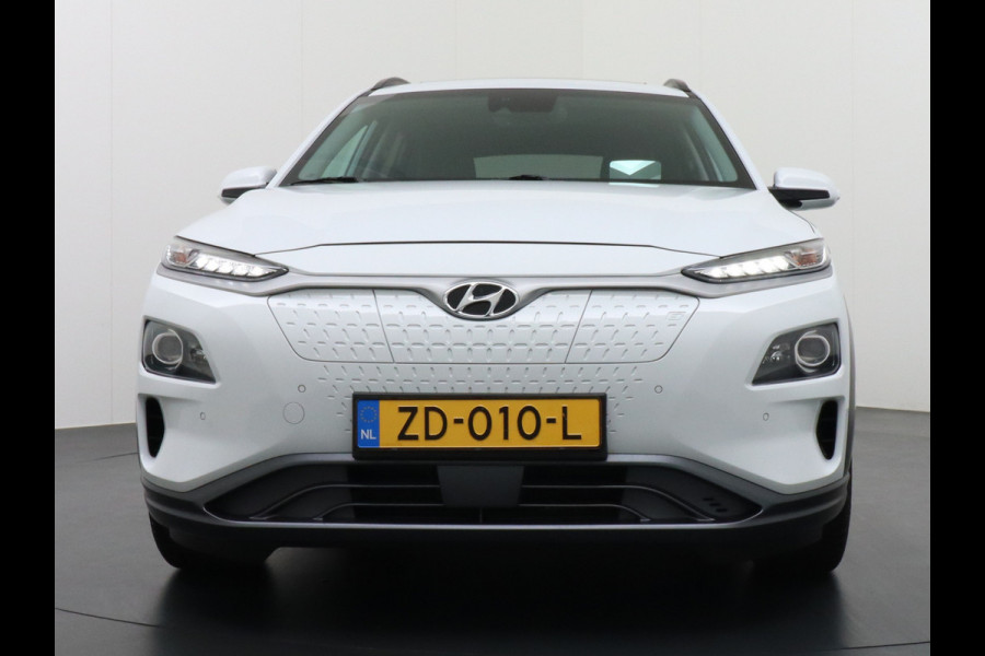 Hyundai Kona EV 64 kWh 204pk Leer Navi Camera Schuifdak Standkachel Elektr.Stoelen+Verwarmd+Ventilatie-koeling ! Adaptive Cruise/Stop&Go Zelf Orig.NLse Auto Heerlijke, sterke FEV , Enorm Efficient en grote accu!  444km wltp range