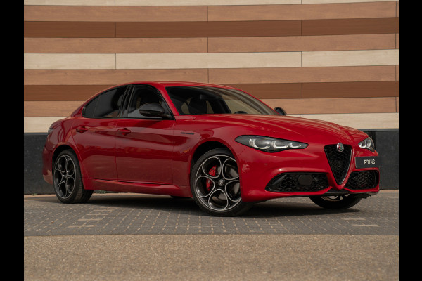 Alfa Romeo Giulia 2.0T 320pk Competizione AWD | MY24 | Harman/Kardon | Carbon spoiler | Adapt. cruise |