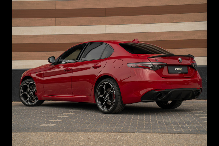 Alfa Romeo Giulia 2.0T 320pk Competizione AWD | MY24 | Harman/Kardon | Carbon spoiler | Adapt. cruise |