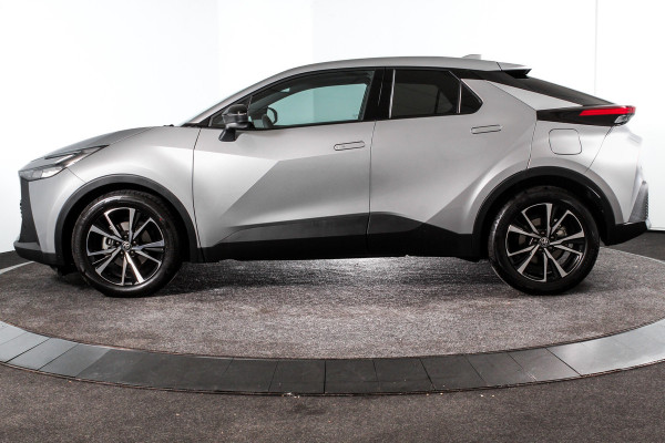 Toyota C-HR 1.8 Hybrid 140 Dynamic | Dig.Cockpit | 12,3" touchscreen | Adapt.Cruise | Stoel + Stuurverwarming | Camera | PDC | NAV + App.Connect | Auto.Airco | DAB | LM 18" | 6343