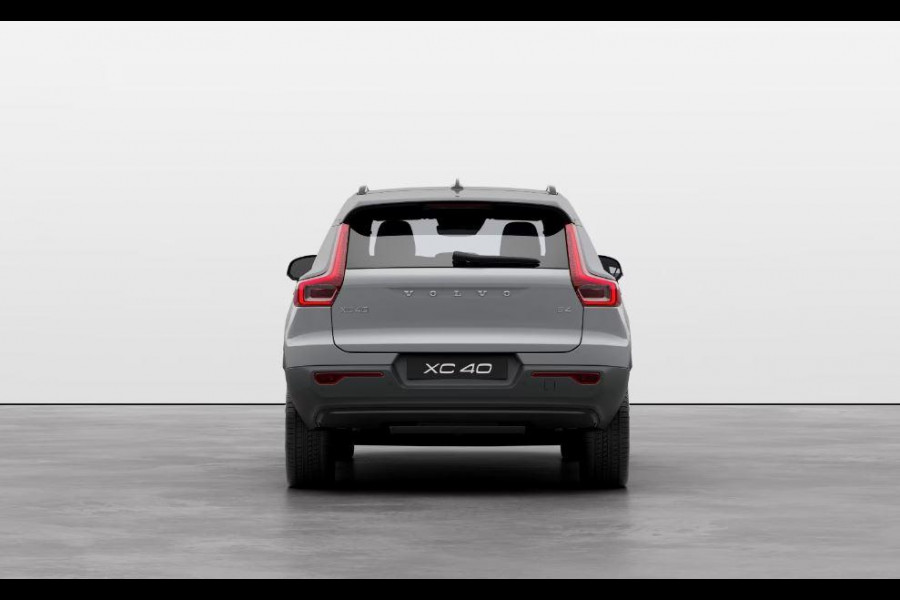 Volvo XC40 B4 197PK Automaat Plus Dark / Navigatie / Camera / Stuur-Stoelverwarming / Lighting / Driver Assist / 20'' LM Velgen /