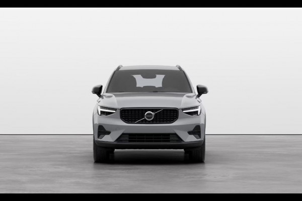 Volvo XC40 B4 197PK Automaat Plus Dark / Navigatie / Camera / Stuur-Stoelverwarming / Lighting / Driver Assist / 20'' LM Velgen /