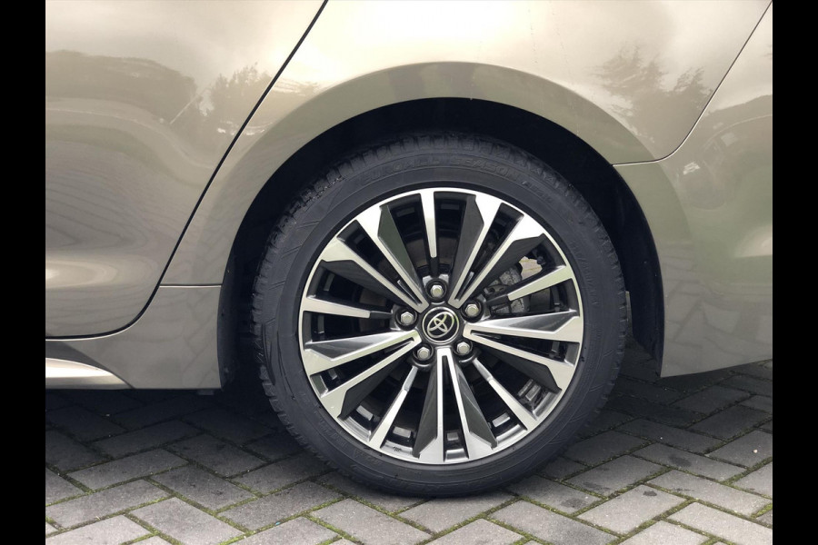 Toyota Corolla Touring Sports 1.8 Full Hybrid Dynamic Plus | Smart Connect, Dodehoekherkenning, Parkeersensoren, Stoel + Stuurverwarming, Keyless