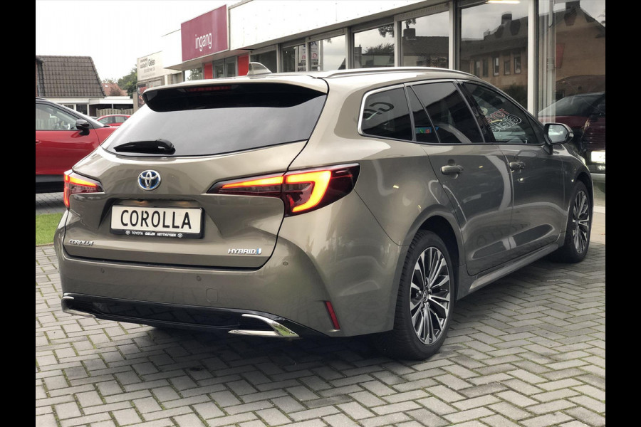 Toyota Corolla Touring Sports 1.8 Full Hybrid Dynamic Plus | Smart Connect, Dodehoekherkenning, Parkeersensoren, Stoel + Stuurverwarming, Keyless