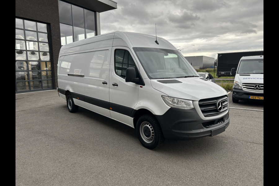 Mercedes-Benz Sprinter 317 CDI L3 H2 MBUX / Camera / Trekhaak / Parkeersensoren / Cruise control / Airco / 270 Graden achterdeuren