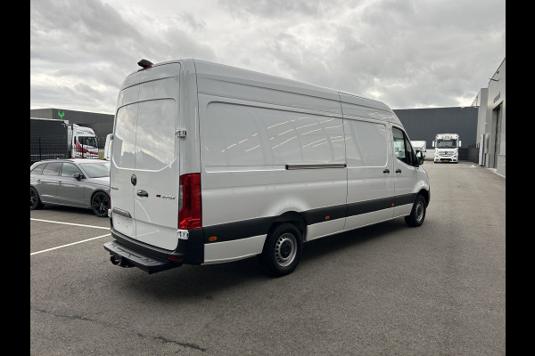 Mercedes-Benz Sprinter 317 CDI L3 H2 MBUX / Camera / Trekhaak / Parkeersensoren / Cruise control / Airco / 270 Graden achterdeuren