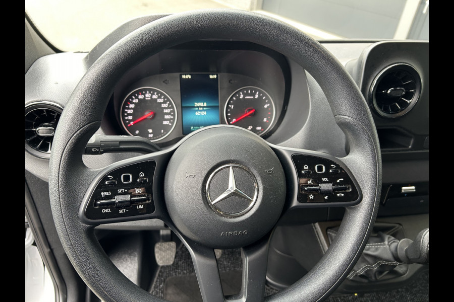 Mercedes-Benz Sprinter 317 CDI L3 H2 MBUX / Camera / Trekhaak / Parkeersensoren / Cruise control / Airco / 270 Graden achterdeuren