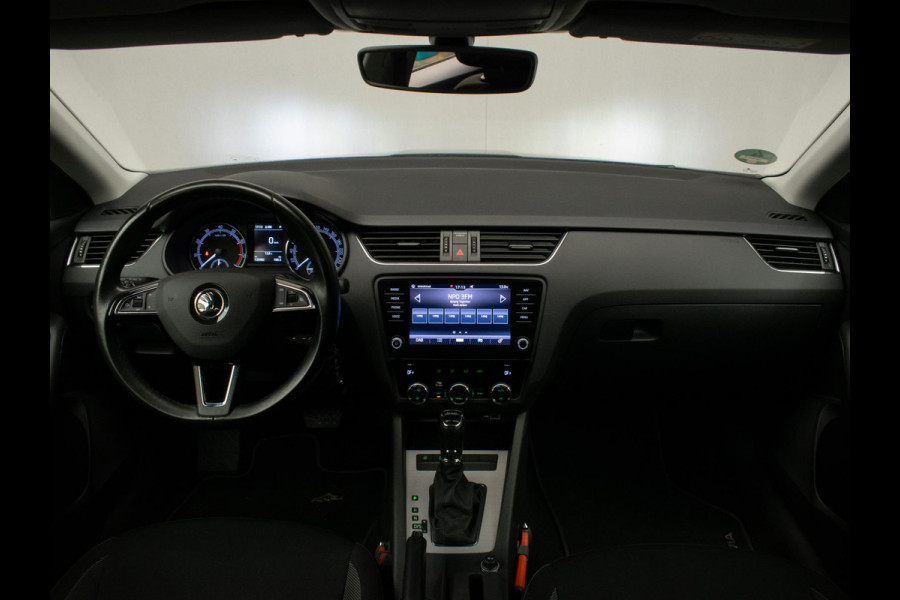 Škoda Octavia Combi 1.0 TSI Greentech Ambition Business Sport (NAVI,APPLE CARPLAY,PDC,SPORTSTOELEN,LM VELGEN,NETTE STAAT)