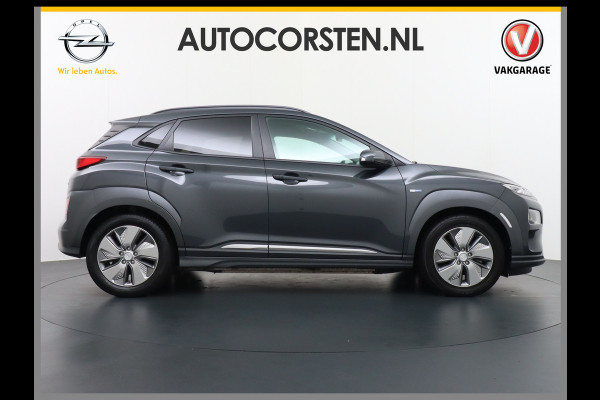 Hyundai Kona EV 64kWh 204pk Apple Carplay Android Auto Leder Navi Camera Head-Up Displ. Led Keyless PDC Elektr.Stoelen+Verwarmd+Ventilatie-koeling ! Adaptive Cruise/Stop&Go DAB Orig.NLse Auto Sterke EV, Enorm Efficient en grote accu! 444km WLTP