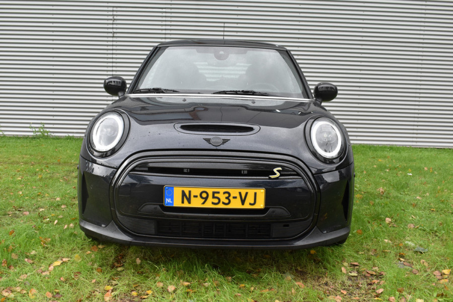 MINI Mini Electric MINI Yours Cooper S 33 kWh Yours Leder - Driving Ass - LED - Stoel + Stuurwiel Verwarmd Zeer complete, stoere auto! 22495,- na subsidie!