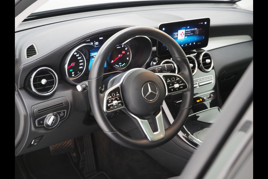 Mercedes-Benz GLC 300e 4MATIC | Panoramadak | Treeplanken | Carplay | Trekhaak | Camera