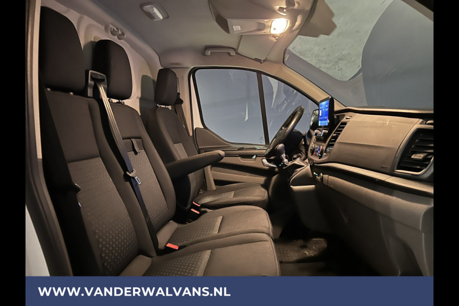 Ford Transit Custom 2.0 TDCI 131pk L1H1 Euro6 Airco | Camera | Navigatie | Apple Carplay LED, Cruisecontrol, 2500kg Trekhaak, Parkeersensoren, Stoelverwarming, Verwarmde voorruit, Dakdragers, Bijrijdersbank, Achterklep