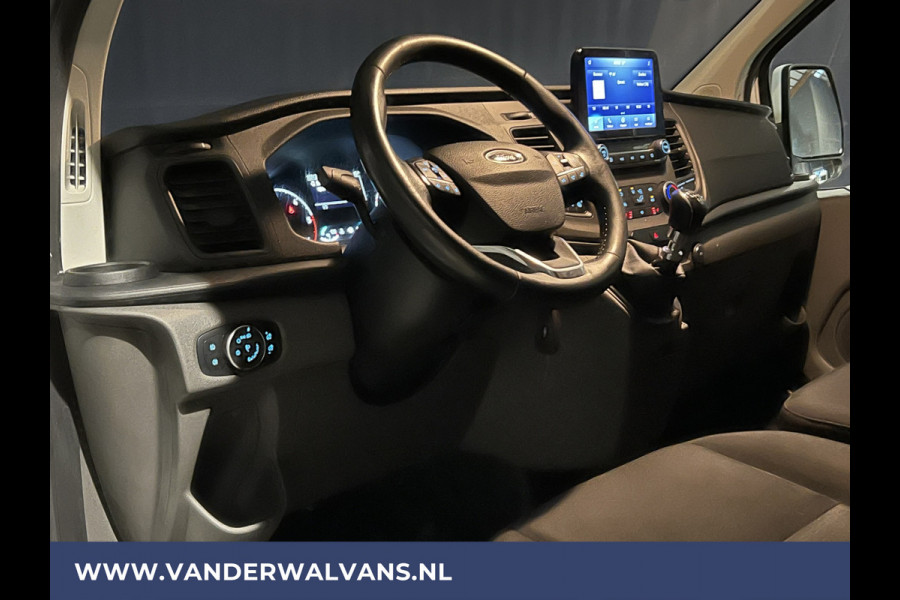 Ford Transit Custom 2.0 TDCI 131pk L1H1 Euro6 Airco | Camera | Navigatie | Apple Carplay LED, Cruisecontrol, 2500kg Trekhaak, Parkeersensoren, Stoelverwarming, Verwarmde voorruit, Dakdragers, Bijrijdersbank, Achterklep