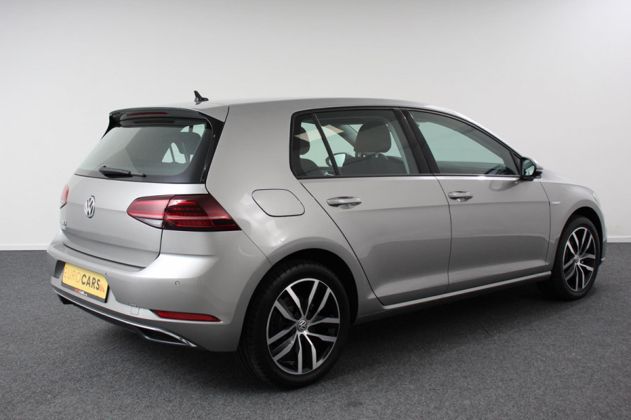 Volkswagen e-Golf e-Golf € 2000,- subsidie particulier mogelijk! | Navigatie | Climate Control | Adaptive Cruise Control | Camera | Parkeer sensoren | 17" Lichtmetalen Velgen  |