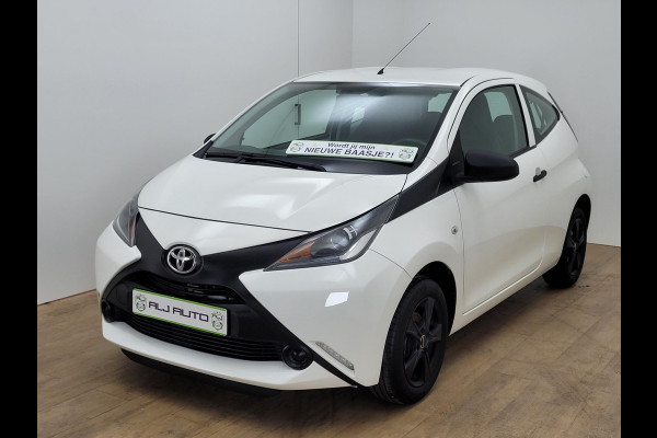 Toyota Aygo Occasion met sportvelgen en aux radio | Tweedehands Toyota Aygo in wit nu bij ALJauto | Bovag | Dealeronderhouden