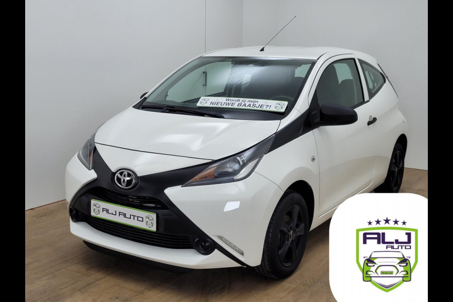 Toyota Aygo Occasion met sportvelgen en aux radio | Tweedehands Toyota Aygo in wit nu bij ALJauto | Bovag | Dealeronderhouden