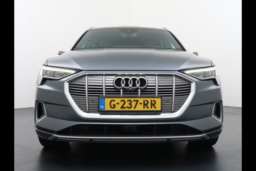 Audi e-tron E-tron 55 Quattro Advanced 95kWh Apple Carplay Android Auto Virtuele buitenspiegels Panorama-dak Adapt.Cruise-Control Navi Ecc L Bang & Olufsen® 4-Zone Airco DAB Matrix-Led Keyless Lmv "20 Bluetooth Tour pakket Niveauregeling