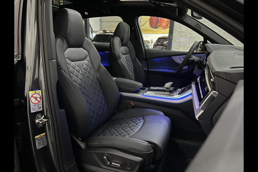 Audi Q7 60 TFSI e Competition | Nieuw! | 360 View | SQ7 Uitlaattips | RS-Stoelen | Panorama | ACC | Laser-LED | B&O Sound | 22'' | Head-Up | Memory | Trekhaak | Keyless-Entry | Stuurwiel verwarming | Stoelverwarming V+A | Autom. Parkeren | Luchtvering | Carplay | Draadloos Laden |