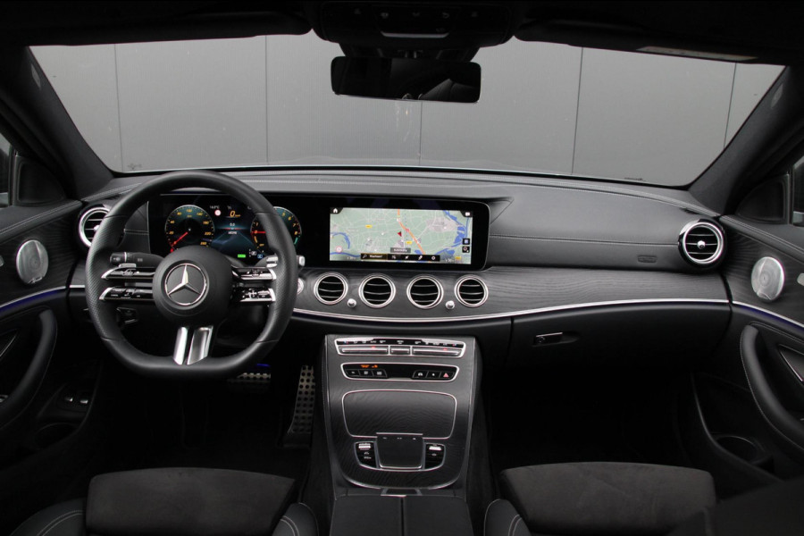 Mercedes-Benz E-Klasse 300 e 4MATIC AMG Line | Pano | Burmester | Widescreen