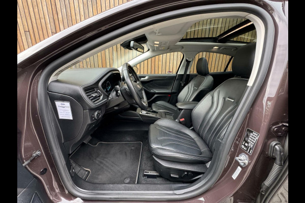 Ford Focus 1.5 EcoBoost Vignale Automaat | Panoramadak | B&O audiosysteem | Trekhaak | Navigatiesysteem | Elektrische bestuurdersstoel | Ad